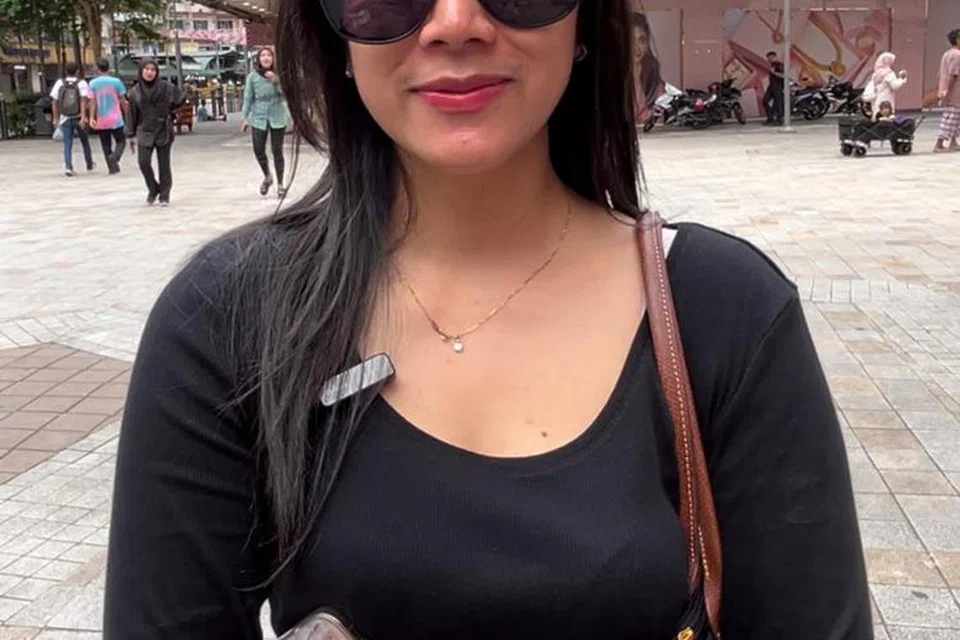 Cik Angita Indrani, pelancong dari Jawa Tengah, bimbang risiko keselamatan ketika berkunjung ke Masjid India, Kuala Lumpur.