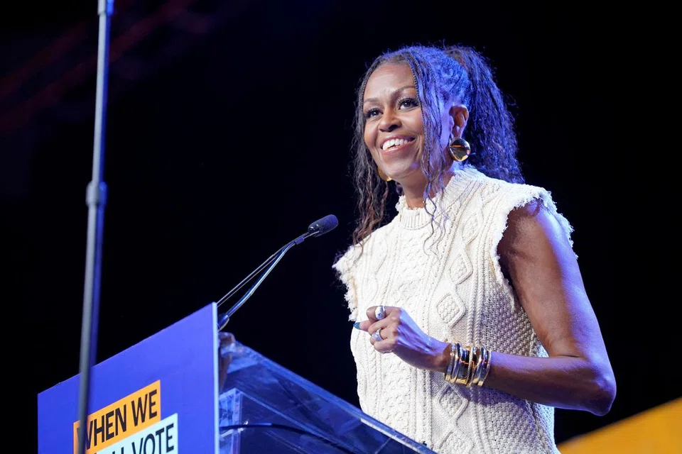 Mantan wanita pertama Amerika Syarikat, Cik Michelle Obama, ketika berada di Arena Gateway Center di College Park, Georgia.