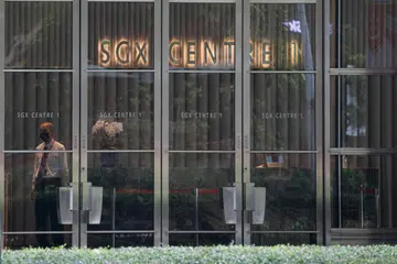 PASARAN LEMAH: Pasaran saham Singapura dibuka lebih lemah pada Rabu. 