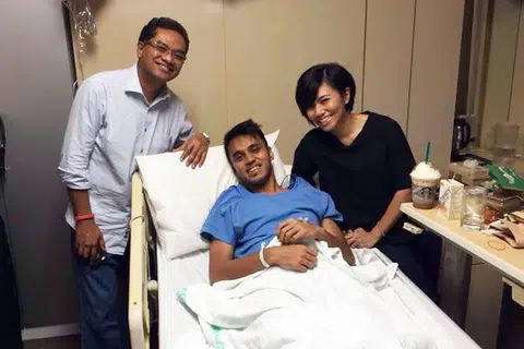 Shahda Sulaiman menerima kunjungan dari mantan Presiden Persatuan Bolasepak Singapura (FAS), Encik Zainudin Nordin, di Hospital Raffles pada November 2014 apabila beliau mengalami kecederaan patah kaki. Bersama mereka ialah isteri Shahdan, Suzielya Jamil. 