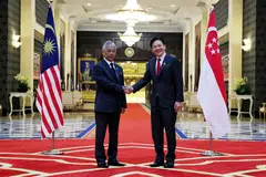 Encik Wong berkunjung ke Istana Negara untuk mengadakan pertemuan dengan Sultan Abdullah. - Foto MCI