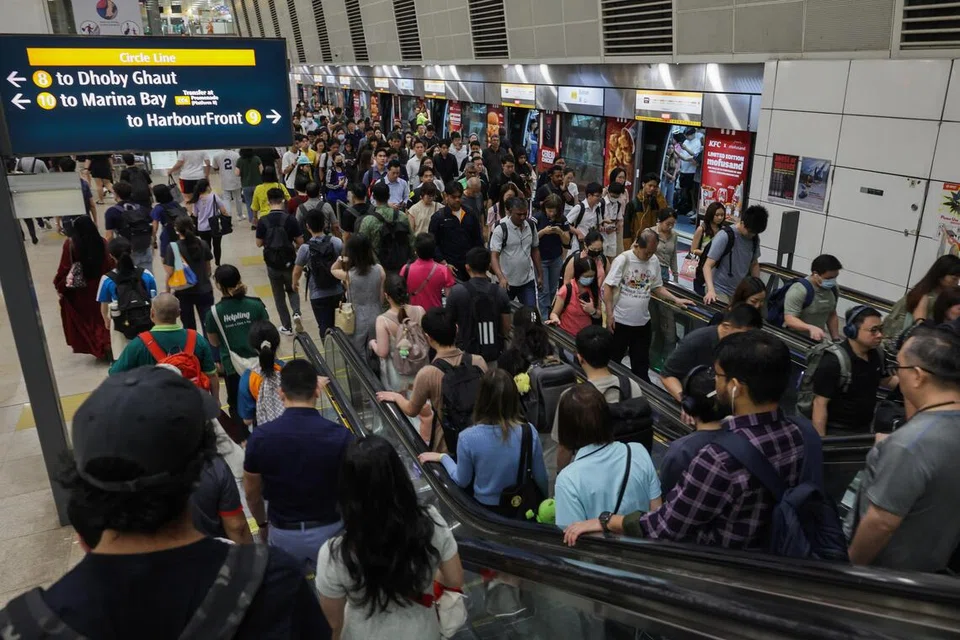 Singapura, malam Tahun Baru, New Year’s Eve, khidmat, bas, tren, public transport, MRT, bus