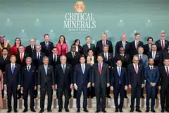 Pakatan, mineral, Trump, Vivian