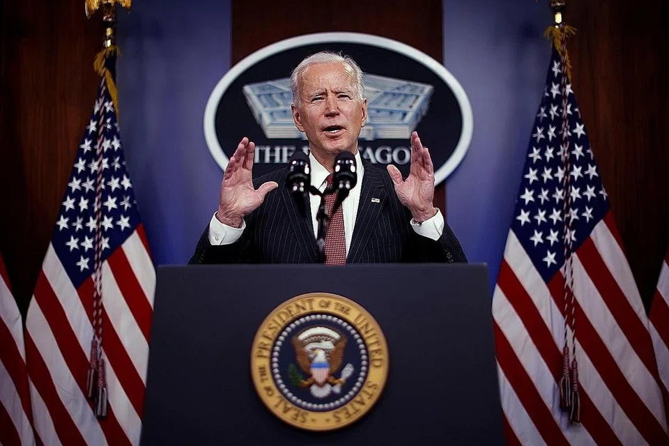 AGENDA NEGARA: Presiden Joe Biden menyentuh isu ekonomi dan usaha menangani pandemik Covid-19 dalam satu majlis di Rumah Putih pada 5 Februari lalu. - Foto REUTERS 