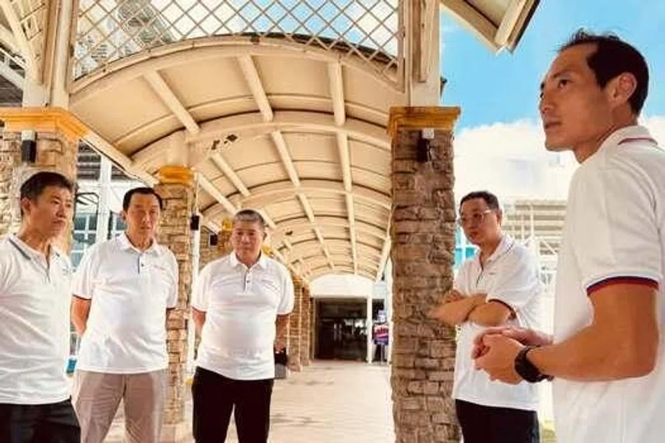 Menteri Negara Kanan (Penerangan dan Pembangunan Digital), Encik Tan Kiat How baru-baru ini berkunjung ke City Sprouts, Bedok bagi mendengar sendiri kebimbangan yang disuarakan oleh penyewa dan penduduk sekitar.