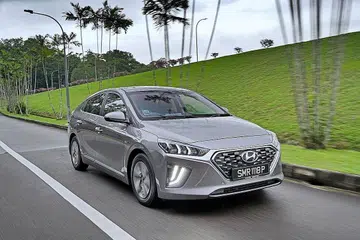 HYUNDAI IONIQ HYBRID: Model generasi kedua kereta jenama Korea yang menggabungkan enjin petrol dan motor elektrik yang dikuasai bateri. - Foto BIG FISH PUBLISHING