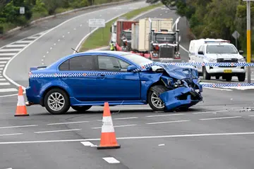 Menurut polis Australia, empat orang cedera selepas satu kemalangan jalan raya dan insiden tikaman di Engadine, di selatan Sydney.