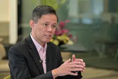 Encik Chan Chun Sing menjelaskan latar belakang Pendidikan Perwatakan dan Kewarganegaraan (CCE) berhubung konflik Israel-Hamas dalam wawancara dengan SPH Media dan Mediacorp pada 25 Februari.