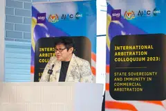 PERJUANG HAK MALAYSIA: Menteri di Jabatan Perdana Menteri (Undang-undang dan Reformasi Institusi), Datuk Seri Azalina Othman Said, berucap pada ‘Kolokium Timbang Tara Antarabangsa London 2023: Kedaulatan dan Kekebalan Negara dalam Timbang Tara Komersial’ di London, pada Isnin.