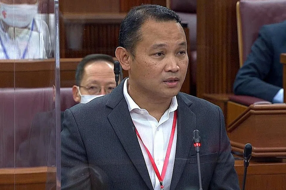 ENCIK FAHMI ALIMAN