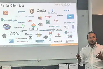 YANG HILANG PEKERJAAN TIDAK DIBIARKAN: Menurut Encik Muhamad Firdaus Salim, pelaksanaan program PCP membuktikan bahawa mereka yang kehilangan pekerjaan tidak dibiarkan begitu sahaja oleh pemerintah dan badan-badan berkaitan. Walaupun terpaksa bertukar profesion, ruang untuk terus bekerja terutama dalam keadaan yang getir ini amat beliau hargai. - Foto MENDAKI