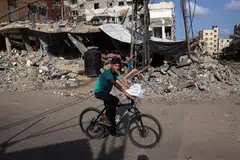 Kumpulan hak asasi manusia mahu Mahkamah Jenayah Antarabangsa (ICC) menyiasat jenayah perang melibatkan tiga serangan udara Israel yang membunuh 44 orang di Gaza.