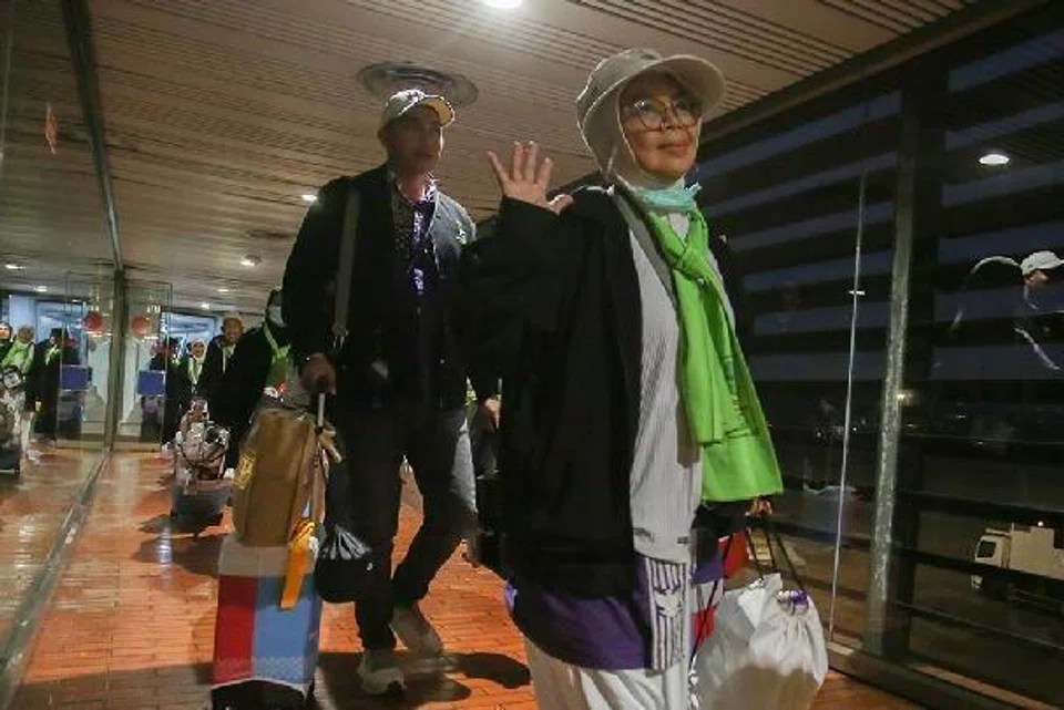 Konsulat Jeneral Indonesia di Jeddah melaporkan seramai 10,060 jemaah umrah Indonesia telah tiba semula di tanah air ketika ketegangan di Asia Barat semakin meningkat. Jumlah itu merujuk kepada jemaah yang berjaya pulang ke Indonesia sejak Amerika Syarikat dan Israel melancarkan serangan ke atas Iran pada 28 Februari 2026, yang turut menjejaskan perjalanan penerbangan di rantau tersebut.