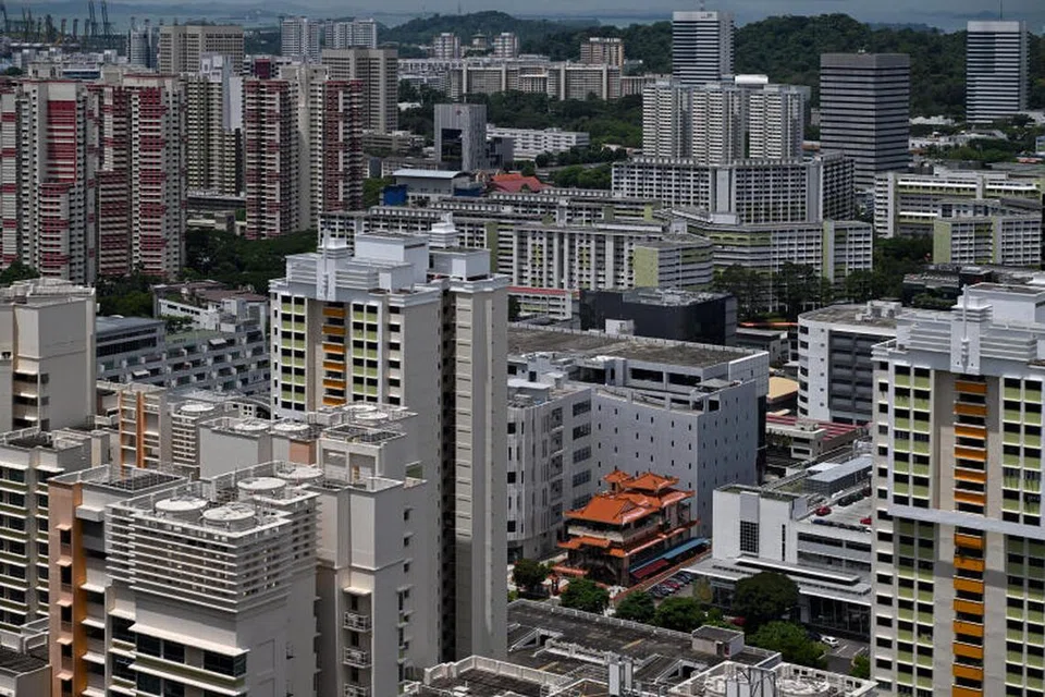 PERMINTAAN NAIK: Jumlah urus niaga bagi flat HDB bernilai jutaan dolar pada 2023 setakat ini adalah 377, naik daripada 369 unit pada keseluruhan 2022