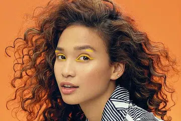 PERCUBAAN PERTAMA: Iman Fandi yang kini bergelar ikon media sosial bagi beberapa jenama memang meminati muzik tetapi hanya baru-baru ini diberi peluang merakam lagu 'Stay Home' tentang kepentingan duduk di rumah sewaktu wabak Covid-19. - Foto ZANTZ