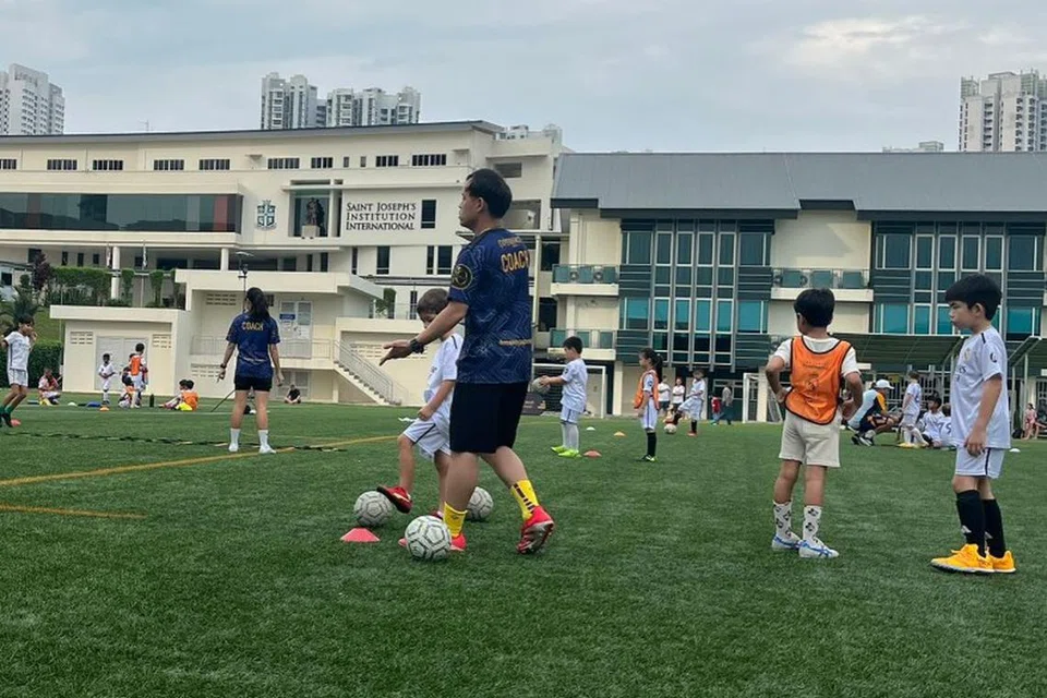 real madrid foundation, sg60 experience, flying cape