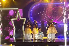 Bintang cilik yang tergolong dalam 16 Peserta Terpilih ‘Juara Mic Junior’ (Musim Kedua), Adrianna Putri, sembilan tahun, menonjolkan bakat seni suara di pertandingan nyanyian, ‘Kemuncak Bintang Kecil 2024’, anjuran Radio Televisyen Malaysia (RTM) di Sarawak, Malaysia.