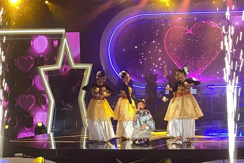 Bintang cilik yang tergolong dalam 16 Peserta Terpilih ‘Juara Mic Junior’ (Musim Kedua), Adrianna Putri, sembilan tahun, menonjolkan bakat seni suara di pertandingan nyanyian, ‘Kemuncak Bintang Kecil 2024’, anjuran Radio Televisyen Malaysia (RTM) di Sarawak, Malaysia.