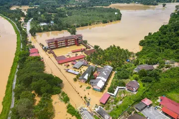 Pandangan udara keadaan banjir di Pelubang, Jitra, Kedah, pada 10 Oktober yang menyebabkan lebih 3,000 mangsa terjejas terpaksa dipindahkan.