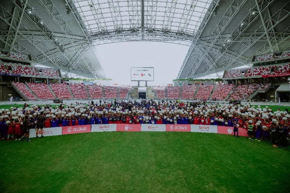 5,000 biji bola sepak bakal diagihkan kepada pemain bola sepak muda.
