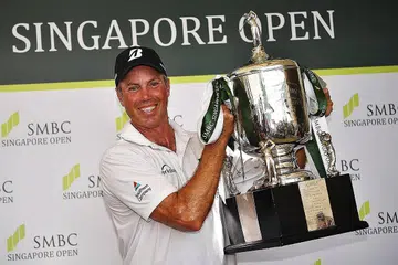 KECAPI KEMENANGAN: Sepanjang minggu pertandingan, Matt Kuchar berjaya mengaut kejohanan untuk 10 pukulan di bawah par lima lubang ke-3 yang meliputi sembilan 'birdies' dan satu 'eagle'. - Foto BH oleh LIM YAOHUI
