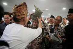 BERSAMA SEJAK 2011 Di GRC TAMPINES: Encik Masagos bersama DPM Heng dalam acara Bulan Bahasa di Tampines West CC pada 21 September 2019. - Foto fail