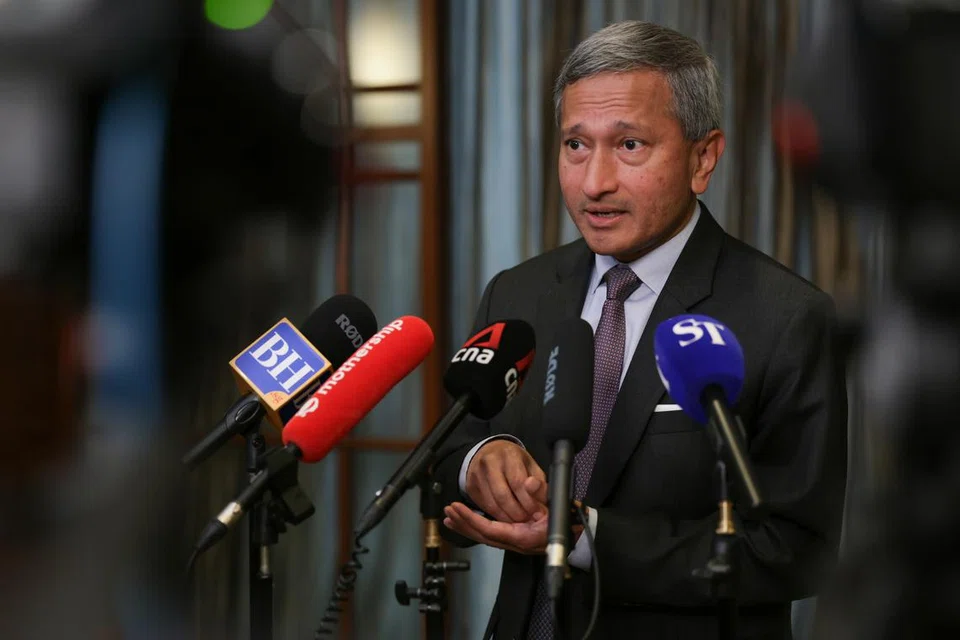 Menteri Ehwal Luar, Dr Vivian Balakrishnan, bercakap kepada media di ibu pejabat Kementerian Ehwal Luar (MFA) di Tanglin pada 25 Mac untuk menggulung lawatan kerja 10 hari ke Timur Tengah.
