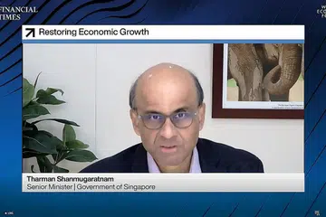 Menteri Kanan, Encik Tharman Shanmugaratnam (gambar atas).
