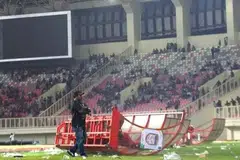 rusuhan bola sepak indonesia, papua, keselamatan bola sepak