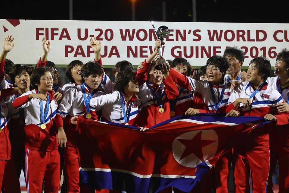 Pada 2016, pasukan bola sepak wanita bawah 20 tahun (U20) Korea Utara  memenangi Piala Dunia Wanita U20, mengalahkan Sepanyol, Amerika dan Perancis dalam pusingan kalah mati. 