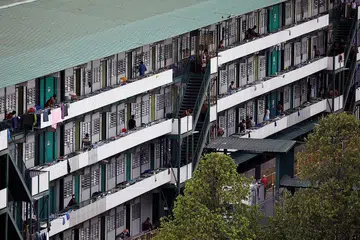 SALAH SATU KELOMPOK JANGKITAN: Asrama pekerja asing di Cochrane Lodge II (gambar) merupakan salah satu kelompok jangkitan. Ia telah dikaitkan dengan kelompok Mustafa Centre. - Foto REUTERS