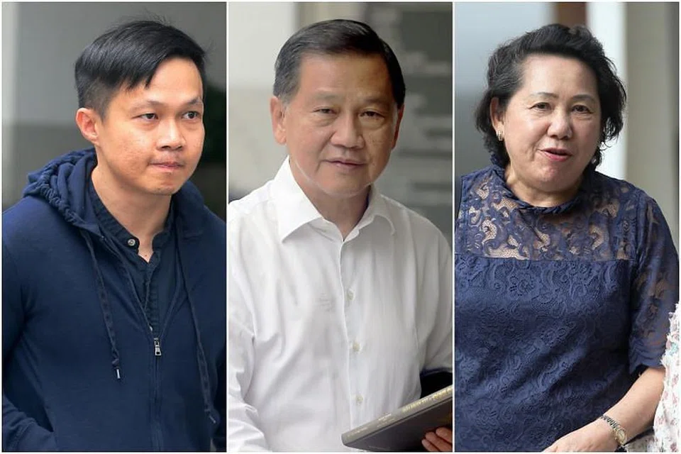 (Dari kiri) Encik Karl Liew, Encik Liew Mun Leong dan isteri beliau, Cik Ng Lai Peng. - FOTO-FOTO: Fail