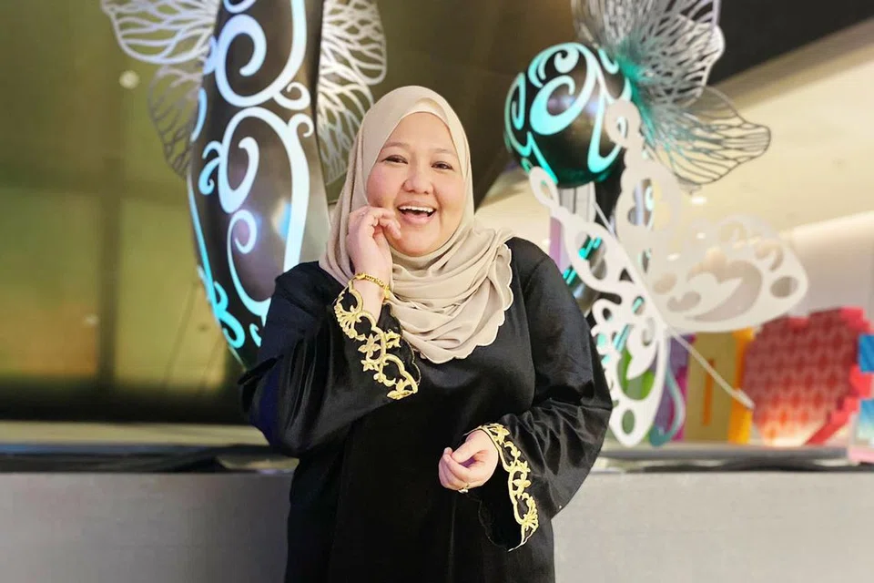 Pemilik bersama syarikat penganjur acara MakBesar Pte Ltd, Cik Haryani Othman.