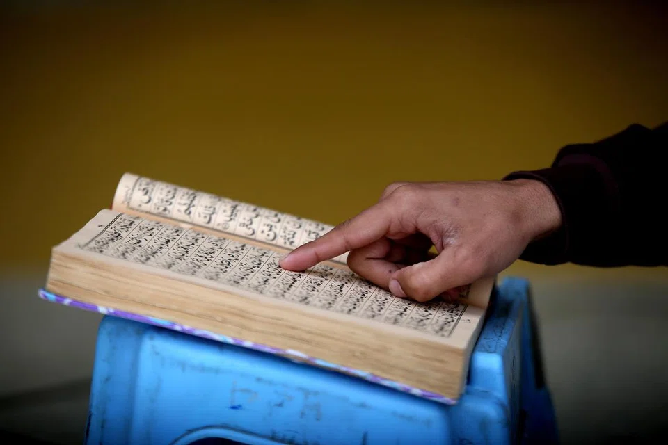 Membaca Al-Quran antara amalan digalakkan dalam bulan Ramadan.