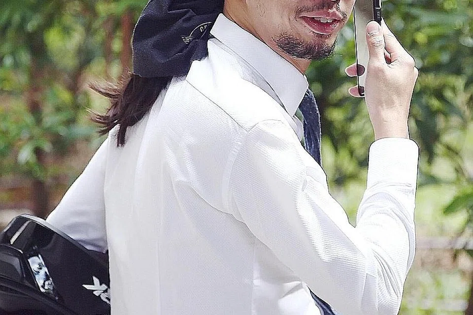 MENUDUH ORANG SALAH: Mark Lin Youcheng, pengarah persatuan kebajikan haiwan, disaman $1,400 atas kesalahan gangguan. Lin salah menuduh seorang wanita sebagai pemandu yang melanggar seekor anjing dengan keretanya dan melarikan diri. - Foto BH oleh WONG KWAI CHOW