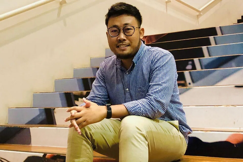 SELAMI KERJA KEMASYARAKATAN: Encik Muhammad Bakri Husin teruja dengan peluang memperkasa diri menerusi kerja kebajikan terhadap golongan istimewa mahupun menerusi program mesra alam. - Foto BH oleh HARYANI ISMAIL