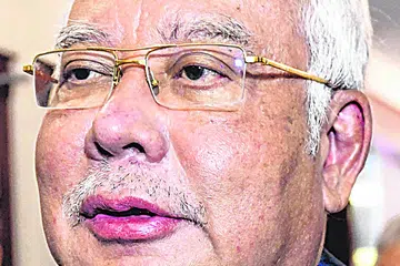 CUBAANNYA DITOLAK: Mahkamah Tinggi menolak percubaan Encik Najib Tun Razak untuk mengetepikan injunksi Mareva ke atas aset bernilai lebih S$900 juta. 