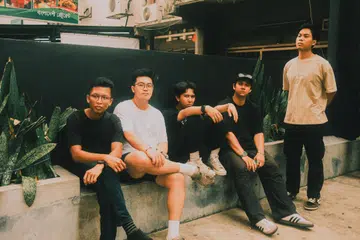 Fader adalah sebuah kumpulan pop punk yang terdiri daripada ahli daripada pelbagai latar belakang - hardcore, metalcore, post-hardcore dan punk.