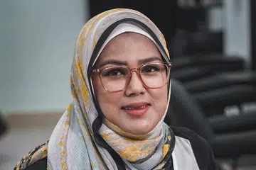 PAKAR DANDAN: Jurumekap selebriti Cik Fatimah Mohsin.