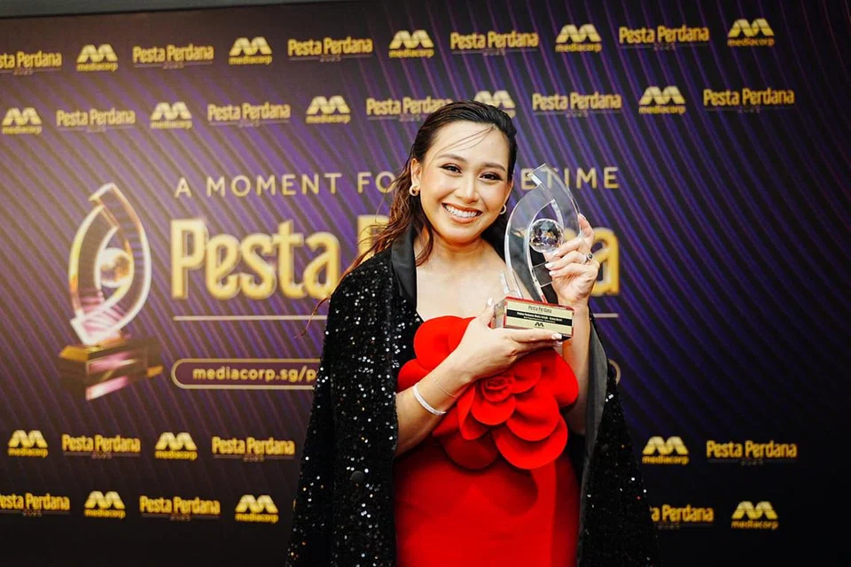 atyy malek, mencari marina, pelakon pembantu wanita terbaik, pesta perdana