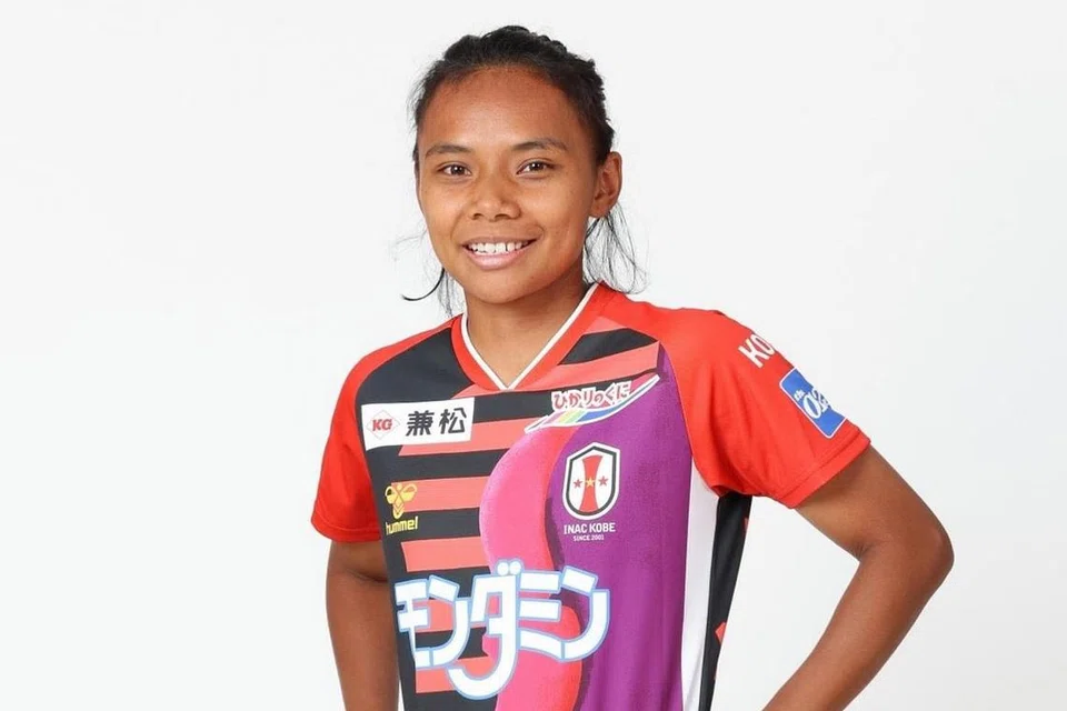 CARI PELUANG BERMAIN: Rosnani, yang menyertai INAC Kobe dalam perjanjian selama setahun pada September lalu, akan dipinjamkan ke KIU Charme sehingga Jun ini. - Foto FACEBOOK INAC KOBE