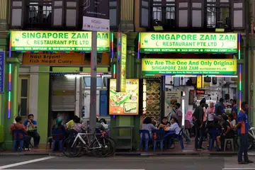 Restoran Zam Zam di North Bridge Road yang didapati telah melanggar peraturan Covid-19 buat kali kedua dikenakan denda sebanyak $2,000. - 