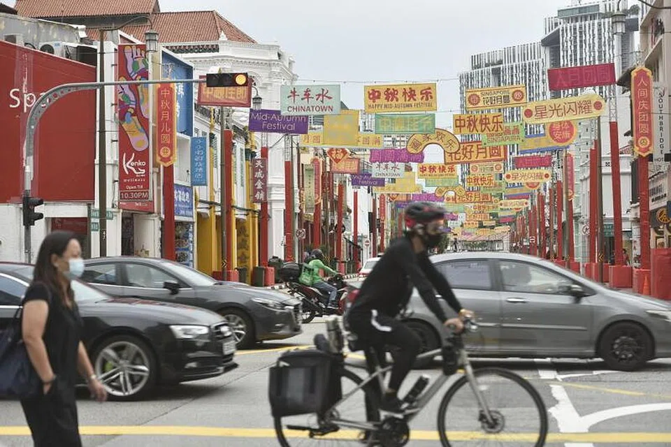 BELASAN KES JANGKITAN BARU: Sehingga 12 tengah hari Isnin (28 September), Kementerian Kesihatan (MOH) mengesahkan 15 kes jangkitan baru Covid-19 di Singapura. - Foto BH oleh DESMOND WEE