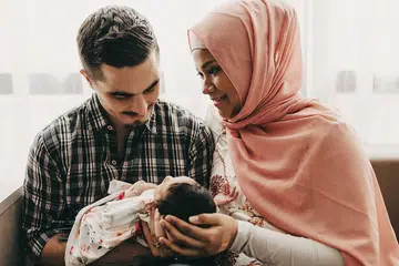 SECARA NORMAL: Nadiah dapat lahirkan Inaaya secara normal dan pantas. Inaaya bermaksud hadiah daripada Tuhan.- Foto BOWS AND RIBBON PHOTOGRAPHY