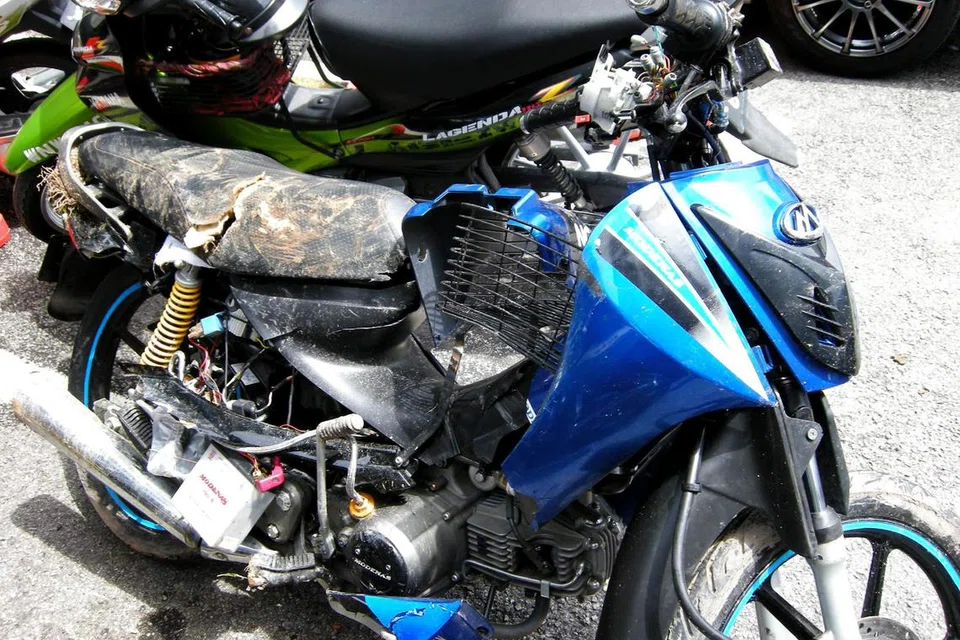 Sebuah motosikal usang (gambar hiasan).