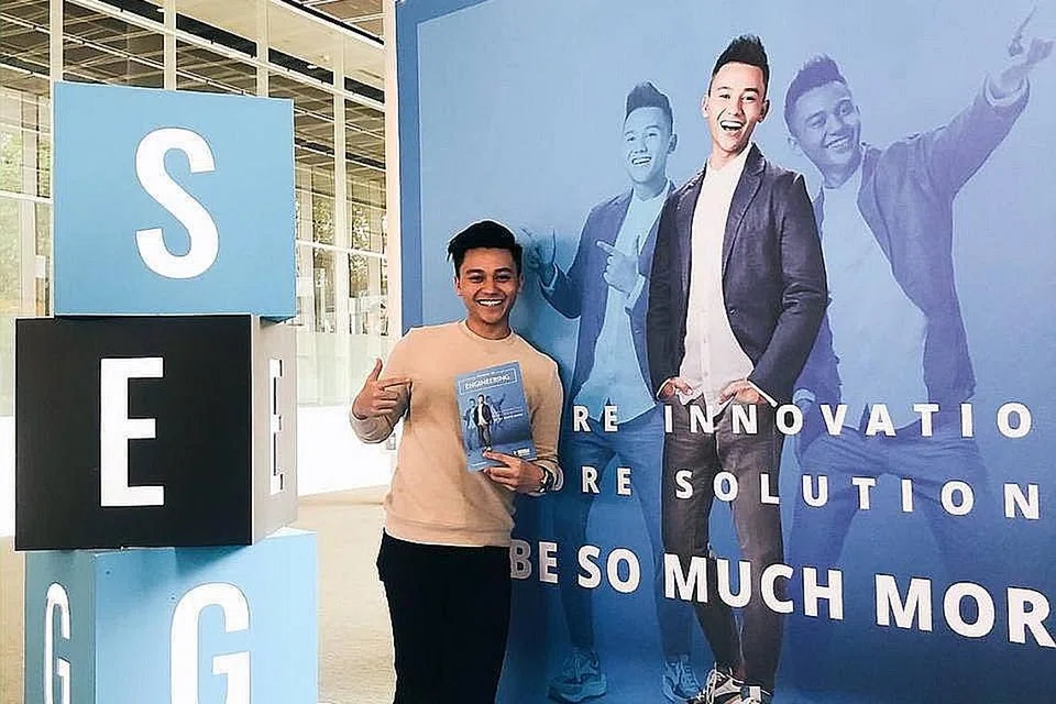 RAIH BANYAK KEMAHIRAN: Encik Zikry Mohammad Sauki merupakan seorang pelajar jurusan pengurusan penerbangan di RP setelah menyertai laluan PFP dan beliau telah meraih banyak kemahiran serta ilmu berkaitan industri dan pekerjaan semasa menjalani tahun PFP itu. - Foto ihsan ZIKRY MOHAMMAD SAUKI