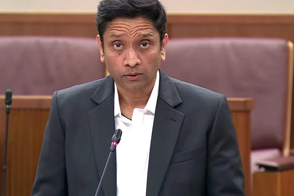 Menteri Negara (Tenaga Manusia), Encik Dinesh Vasu Dash. 