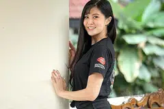 APA YANG BUAT LIZZY MELENTING: Elizabeth Tan, yang mesra dengan gelaran Lizzy, cuba untuk tidak mengambil endah DM yang diterimanya daripada pihak yang tidak diketahui di media sosial. Beliau "hanya akan melenting apabila ada pihak bertindak keterlaluan sehingga menghina kaum atau agama orang lain". - Foto HARIAN METRO