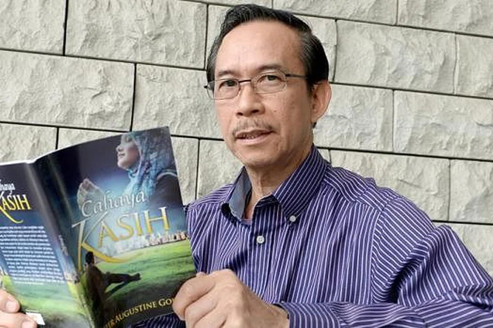 KEPENTINGAN BAHASA: Ketika bahasa Melayu mekar sebagai bahasa pengantar di rantau ini, akhbar dan persuratan Melayu turut disumbangkan oleh kaum Cina. Antara mereka ialah, Profesor Leo Suryadinata, Dr Liaw Yock Fang, Profesor Yang Quee Yee dan isterinya, Cik Chan Maw dan terkini, Encik Peter Augustine Goh (gambar). 