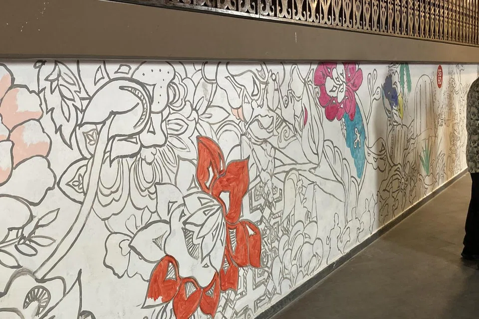 Dalam bulan mendatang, seniman Apad akan bekerjasama dengan wakil Rangkaian Pemulihan Pertubuhan Melayu/Islam serta penerima bantuan mereka untuk melengkapkan lukisan mural itu. 